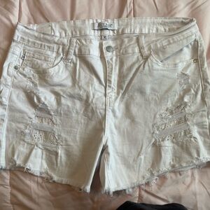 Judy Blue, White shorts with white cotton lace patching, Size XL